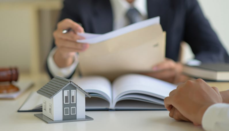 retail leasing lawyers